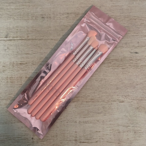 Pink Makeup Brush Set - Picture 3 of 4